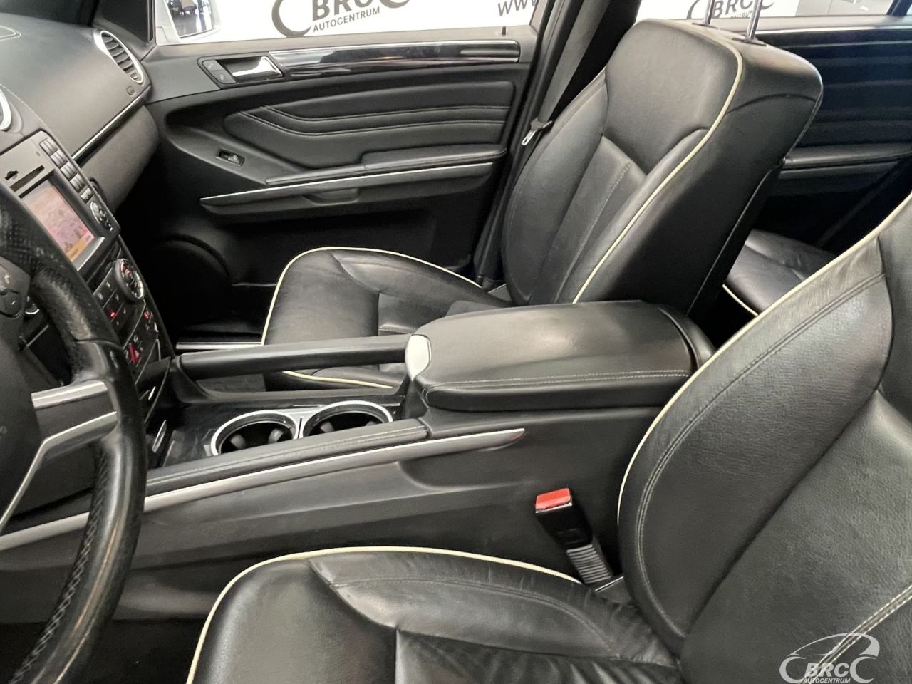 Mercedes-Benz ML350 | 22