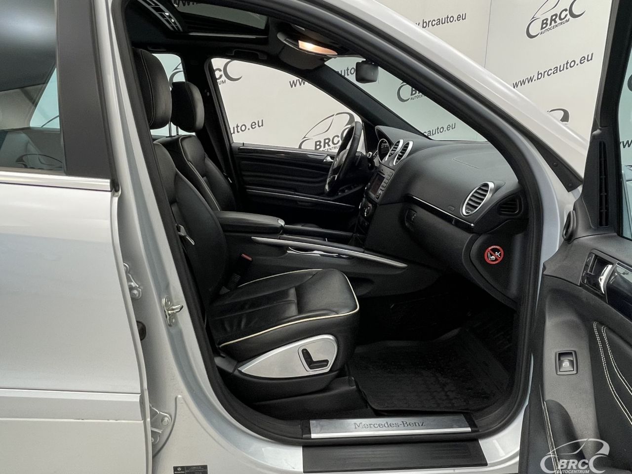 Mercedes-Benz ML350 | 3