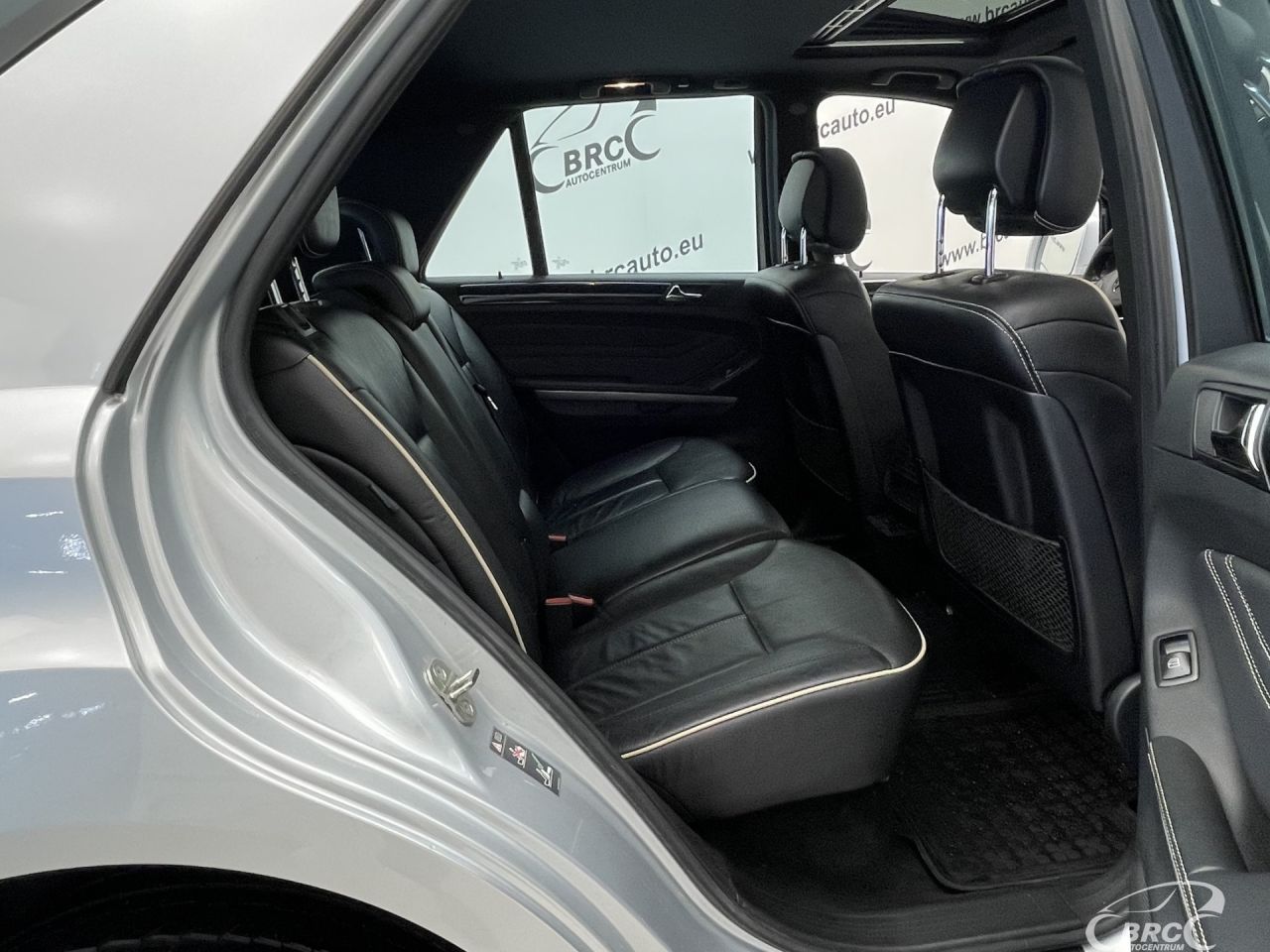 Mercedes-Benz ML350 | 8