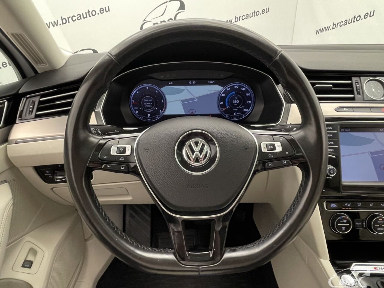 Volkswagen Passat | 27