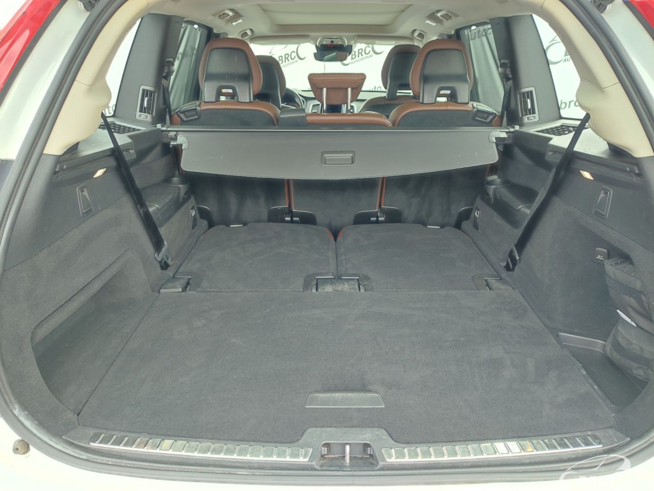 Volvo XC90 | 11