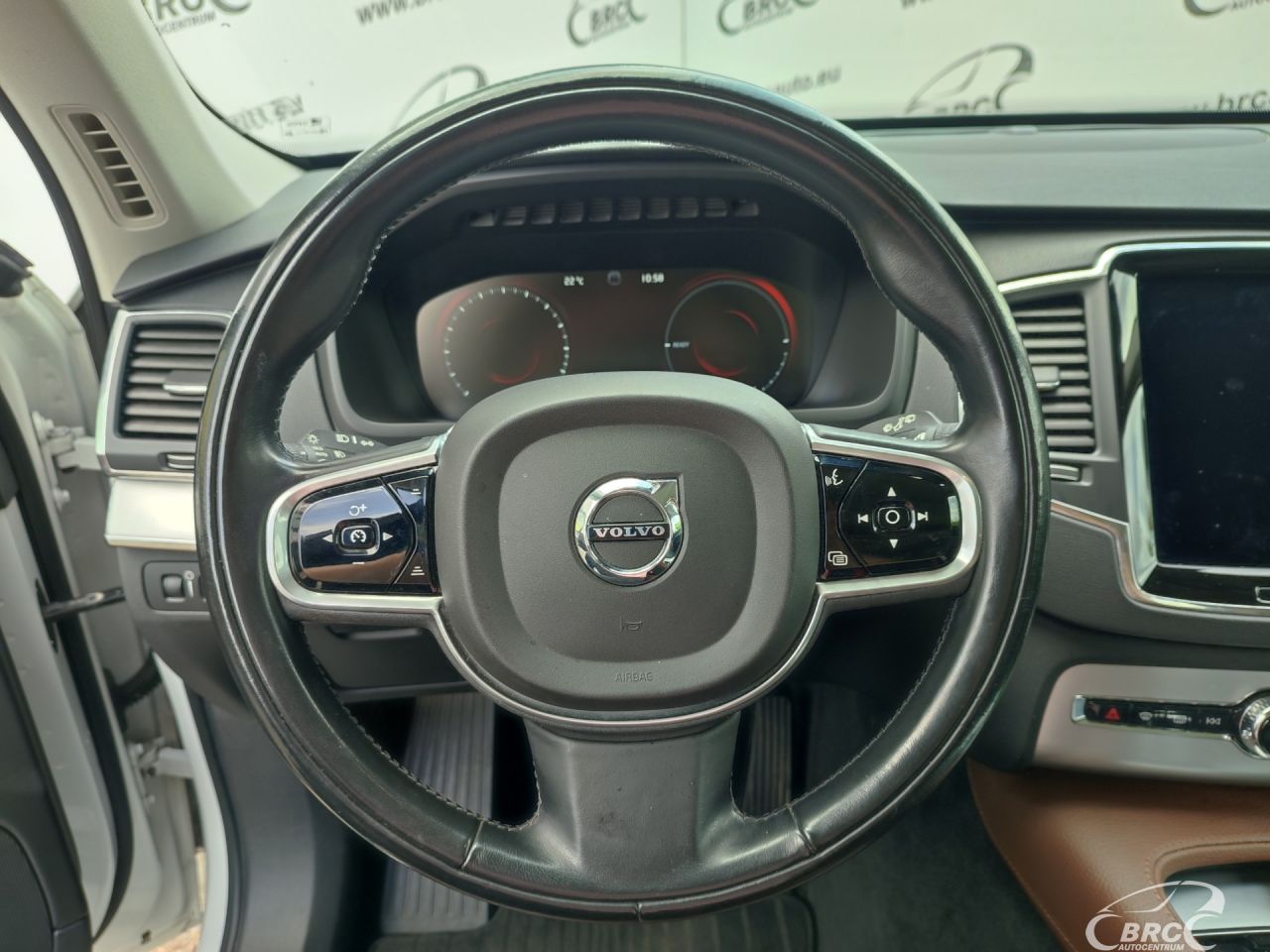Volvo XC90 | 24