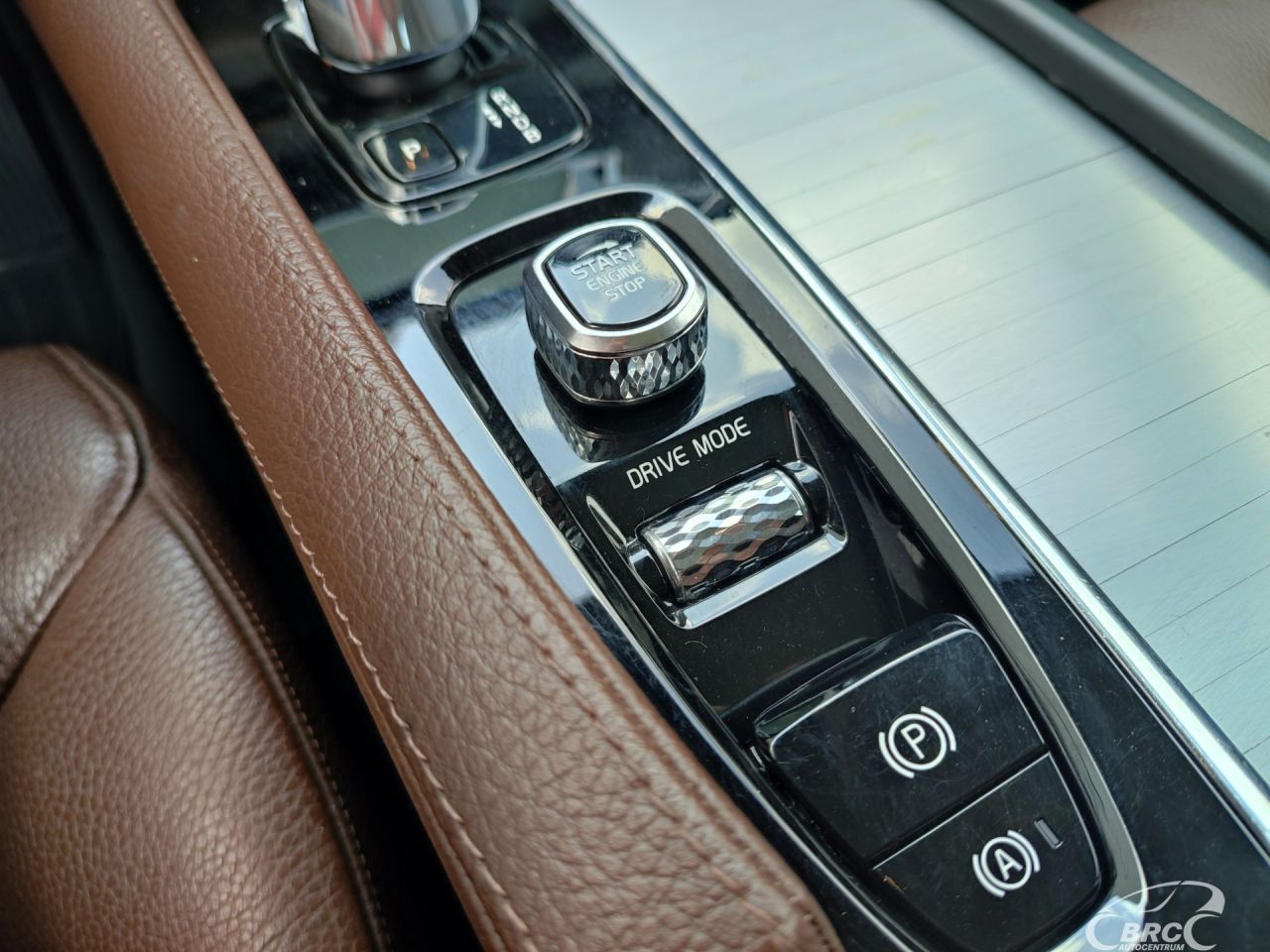 Volvo XC90 | 28