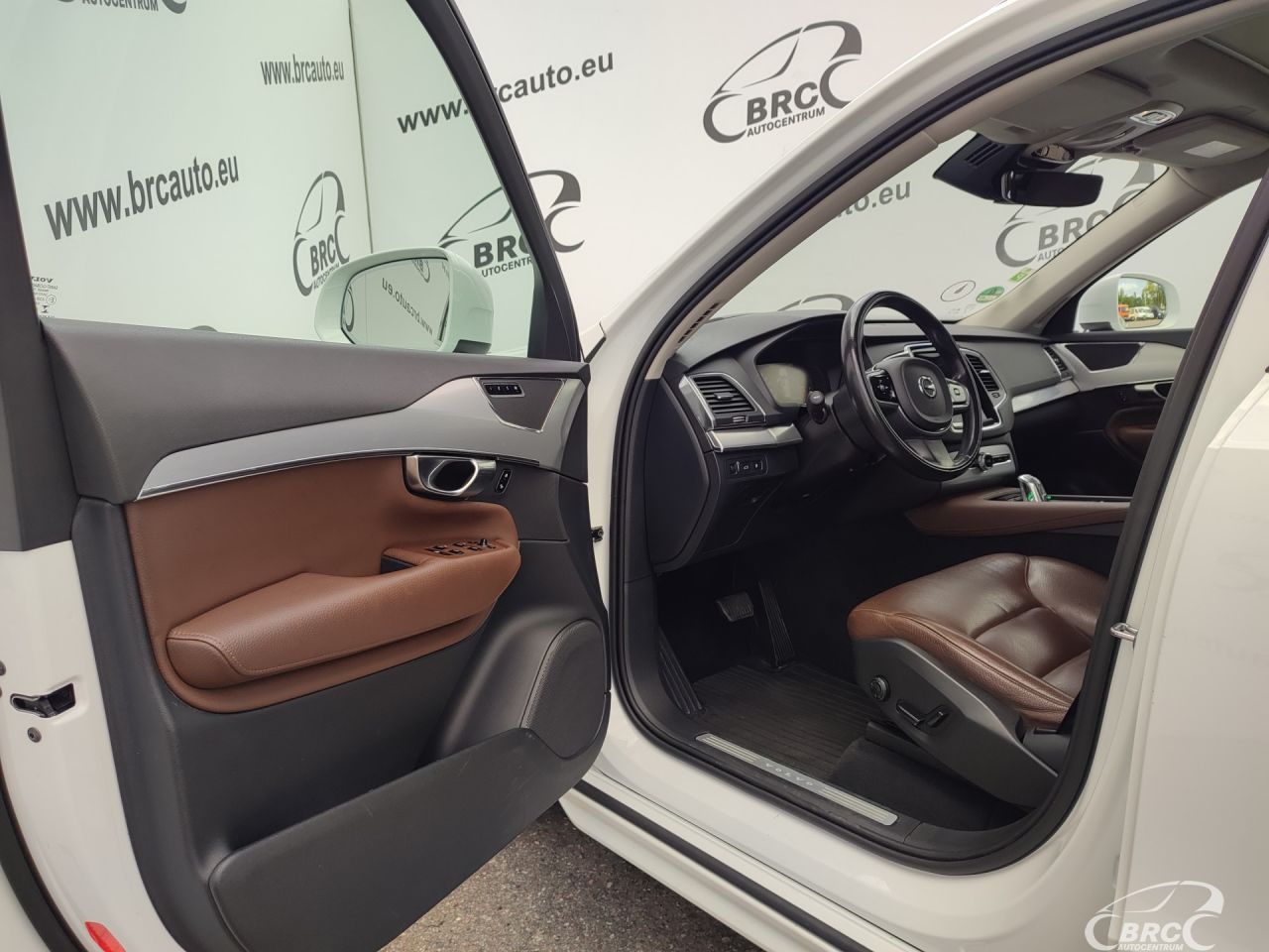 Volvo XC90 | 18
