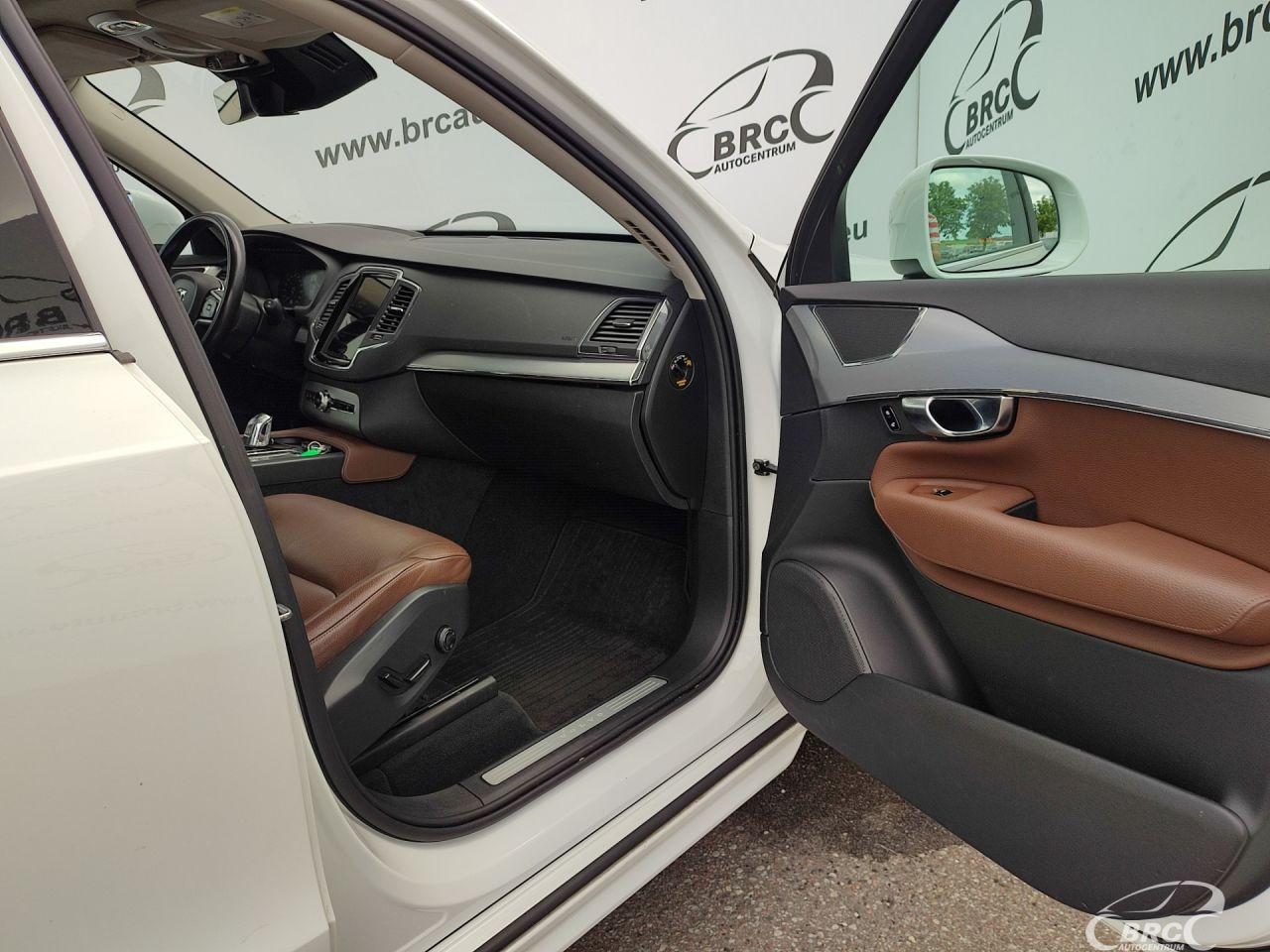 Volvo XC90 | 4