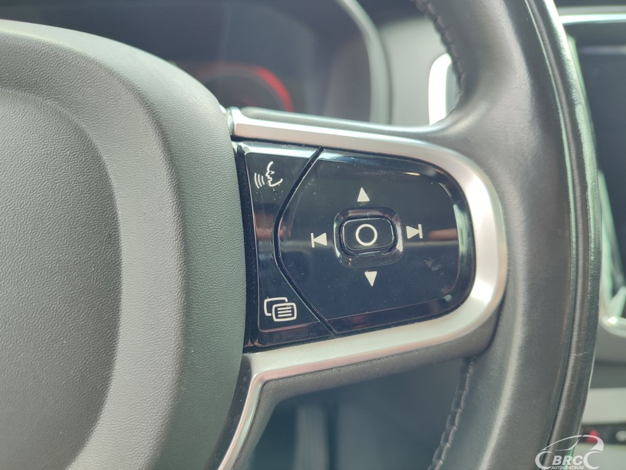 Volvo XC90 | 26