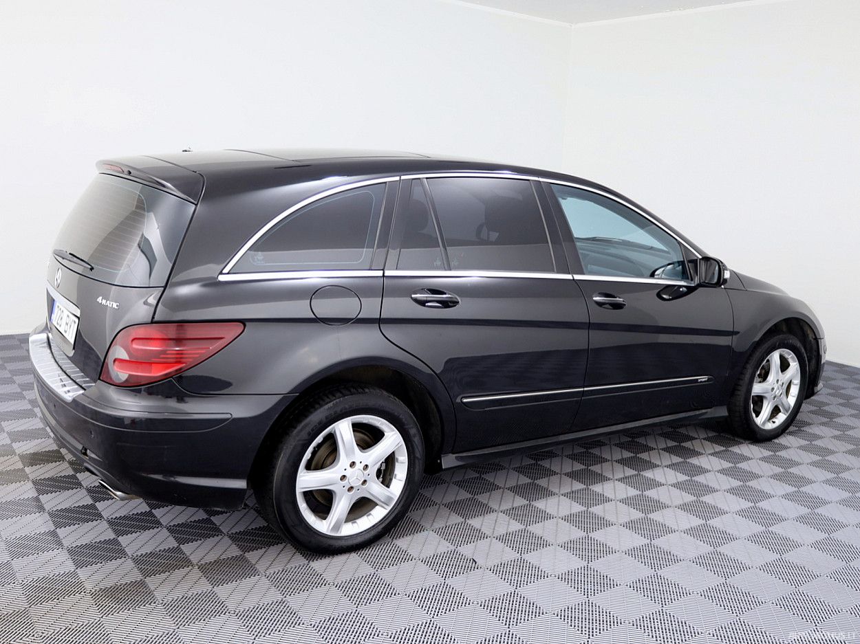 Mercedes-Benz R320 | 2