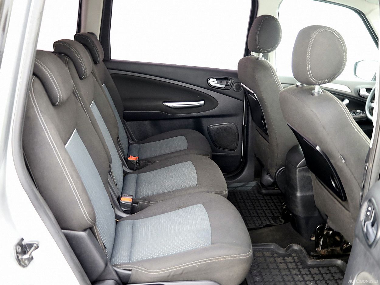Ford Galaxy | 6
