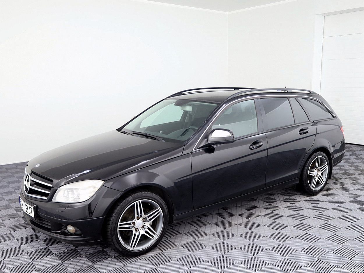 Mercedes-Benz C200 | 1