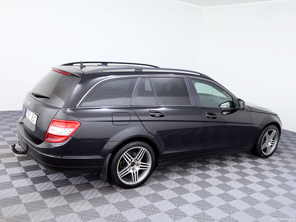 Mercedes-Benz C200 | 2