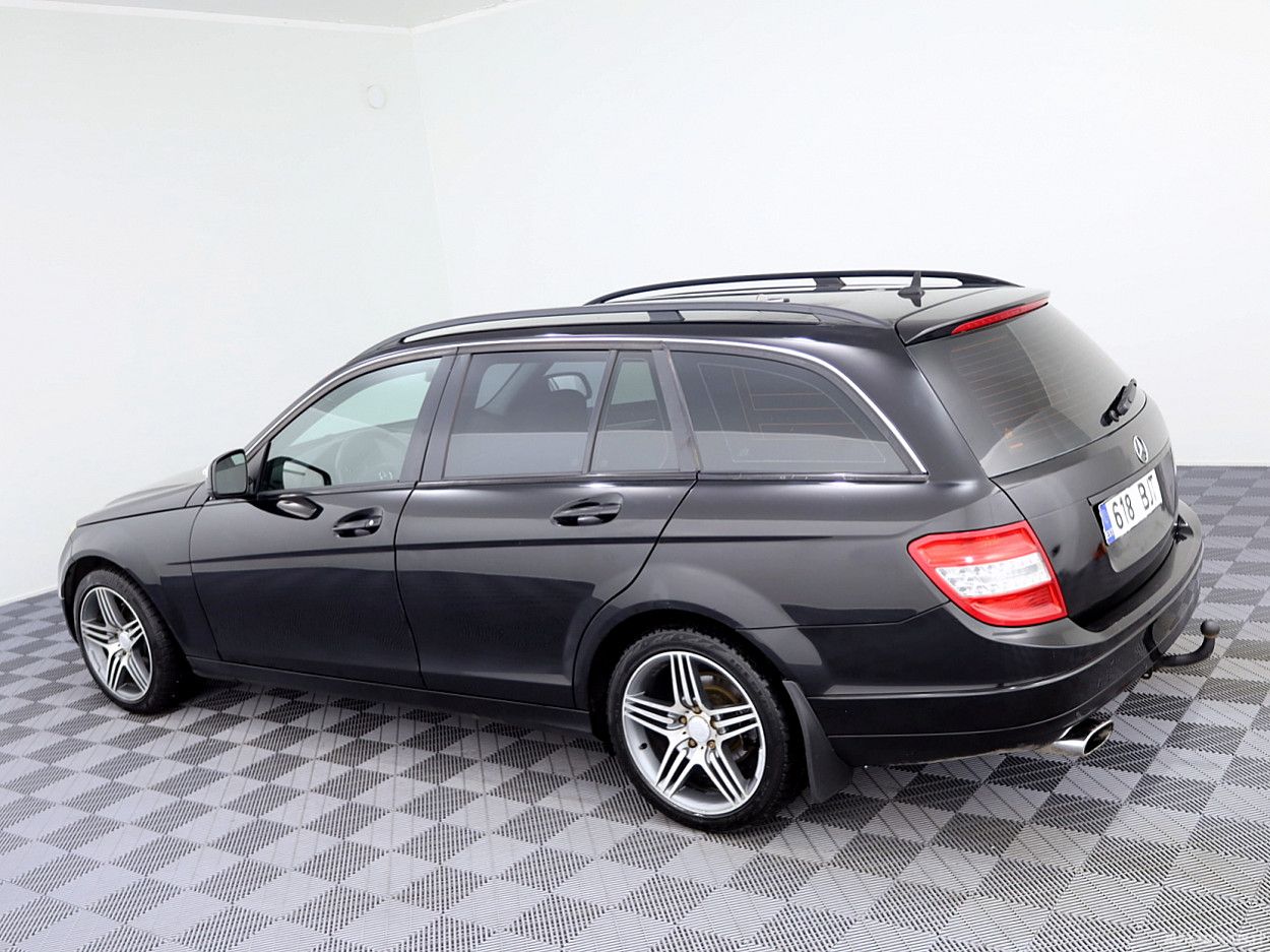 Mercedes-Benz C200 | 3