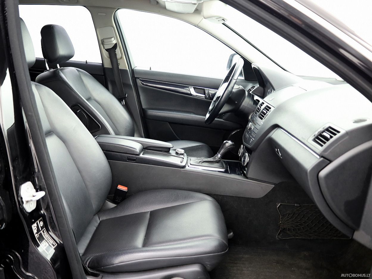 Mercedes-Benz C200 | 5
