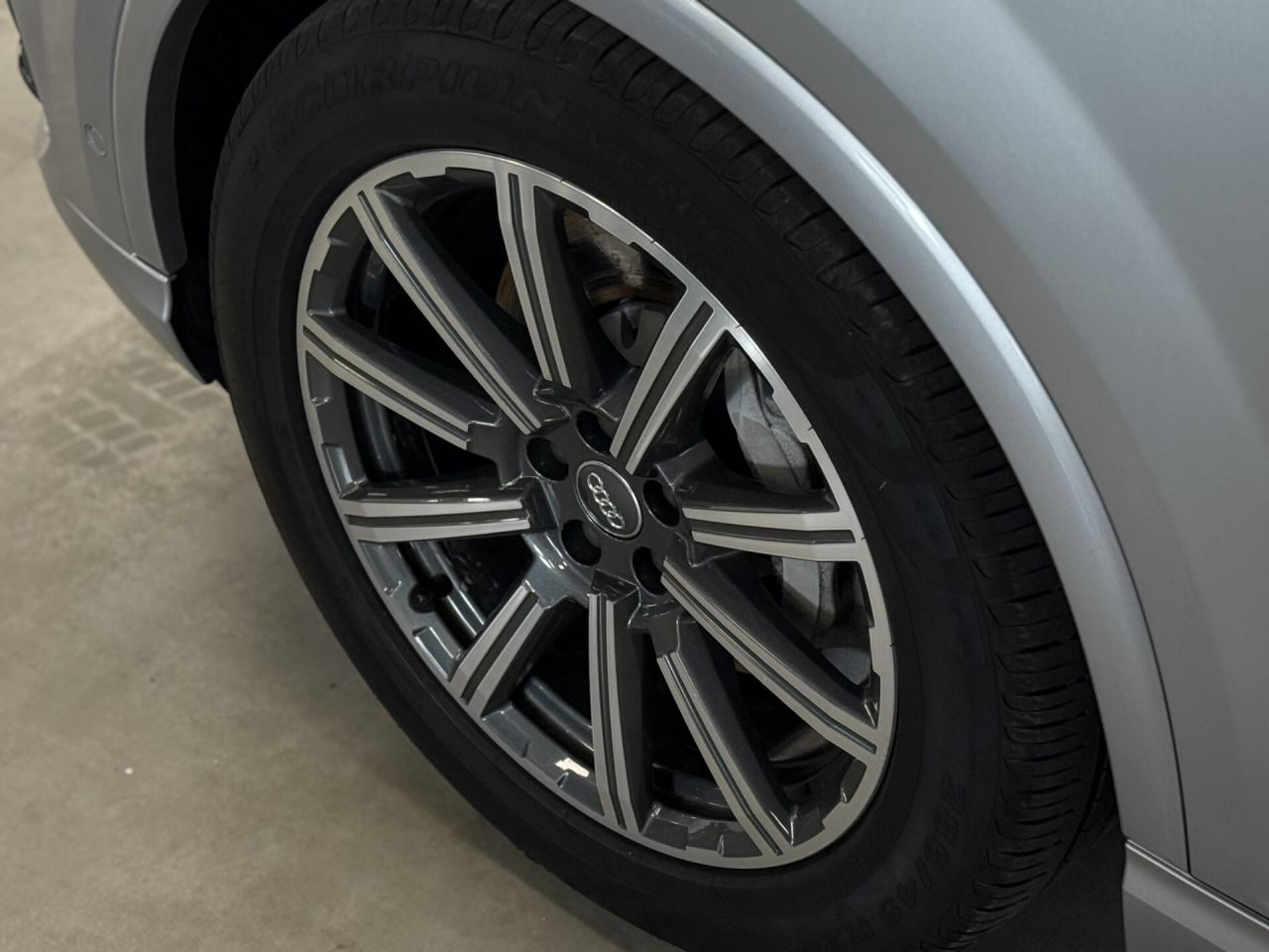Audi Q7 | 31