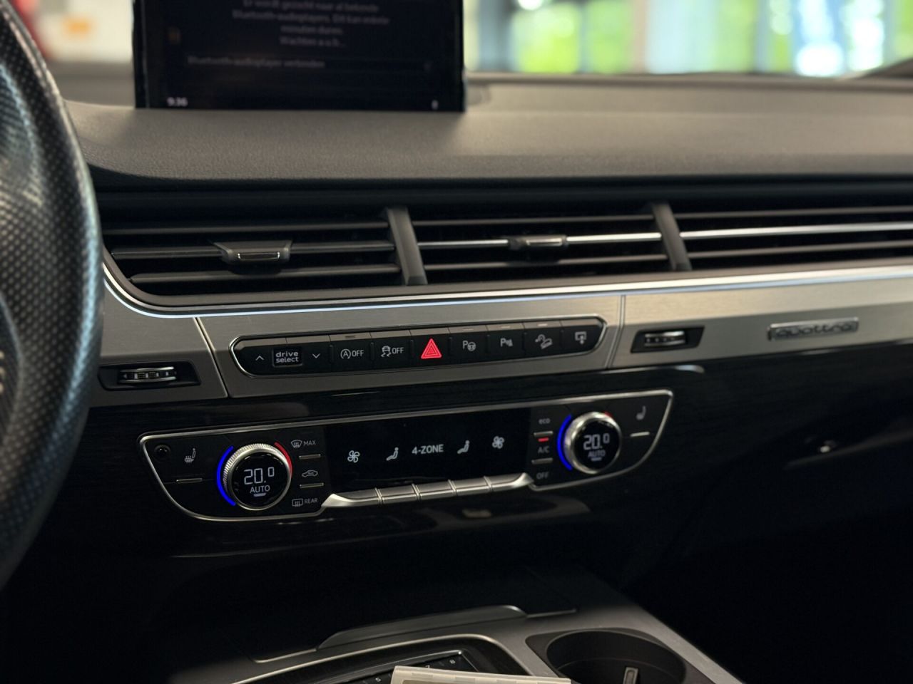 Audi Q7 | 8