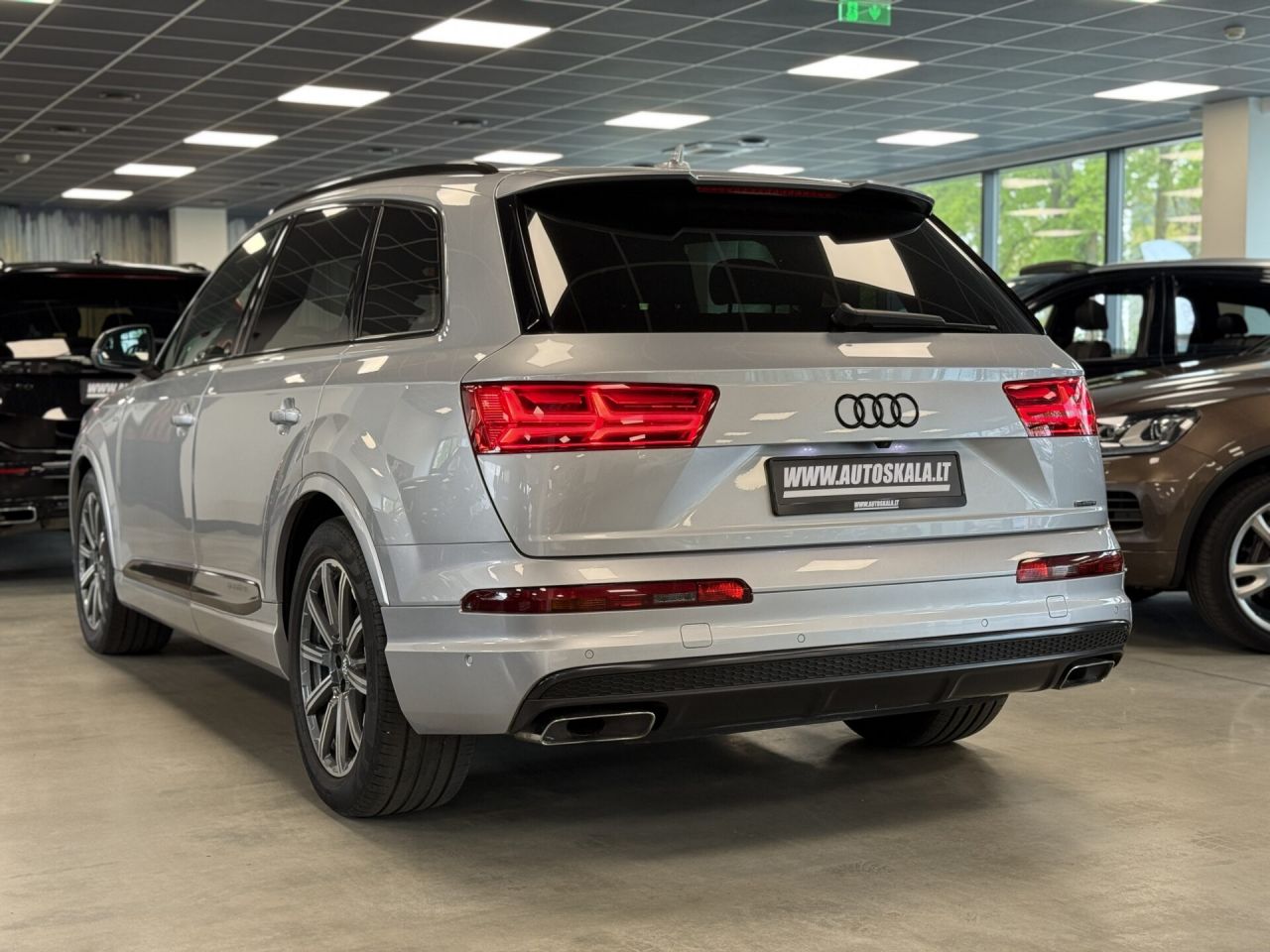 Audi Q7 | 17