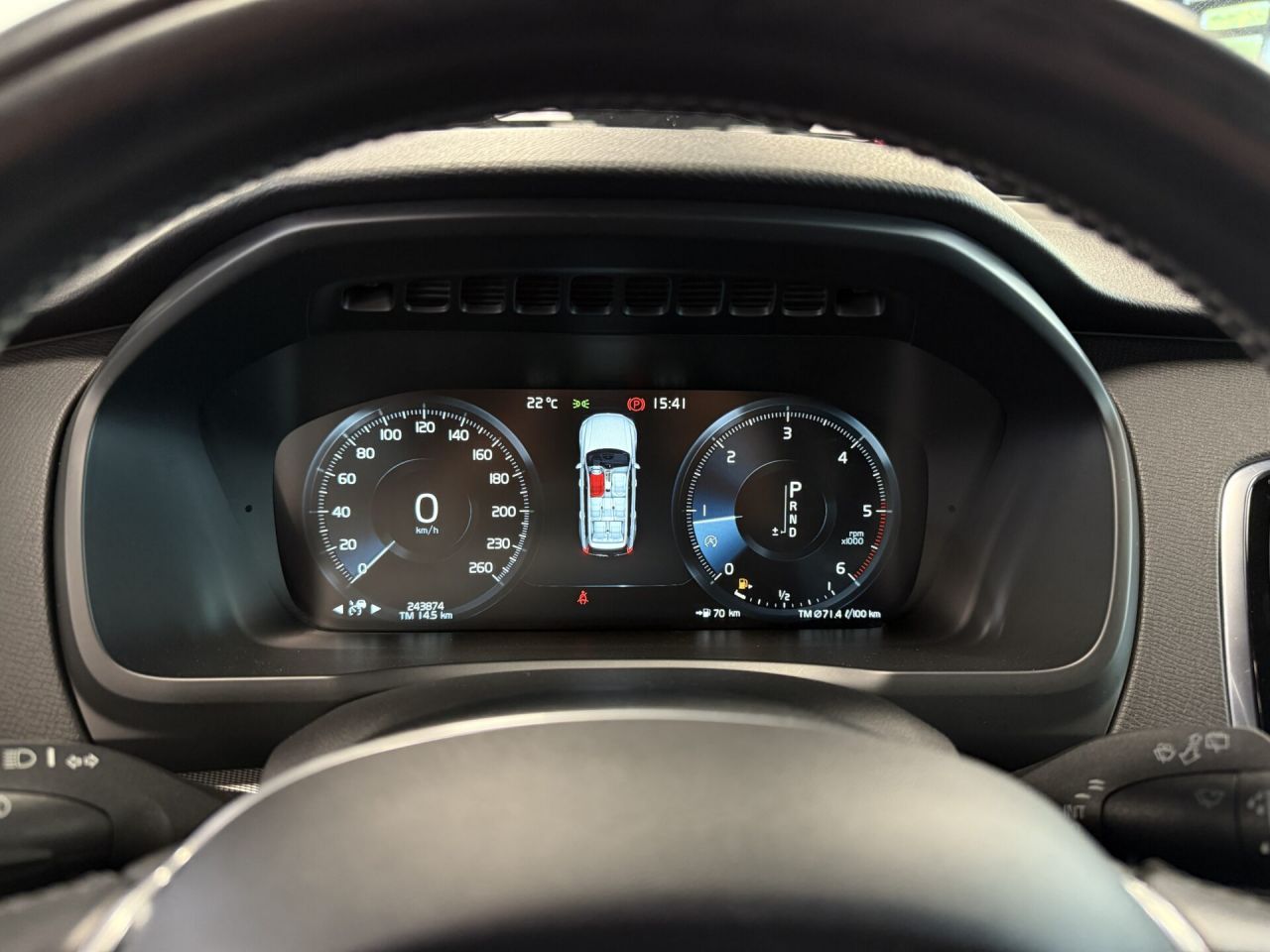 Volvo XC90 | 6