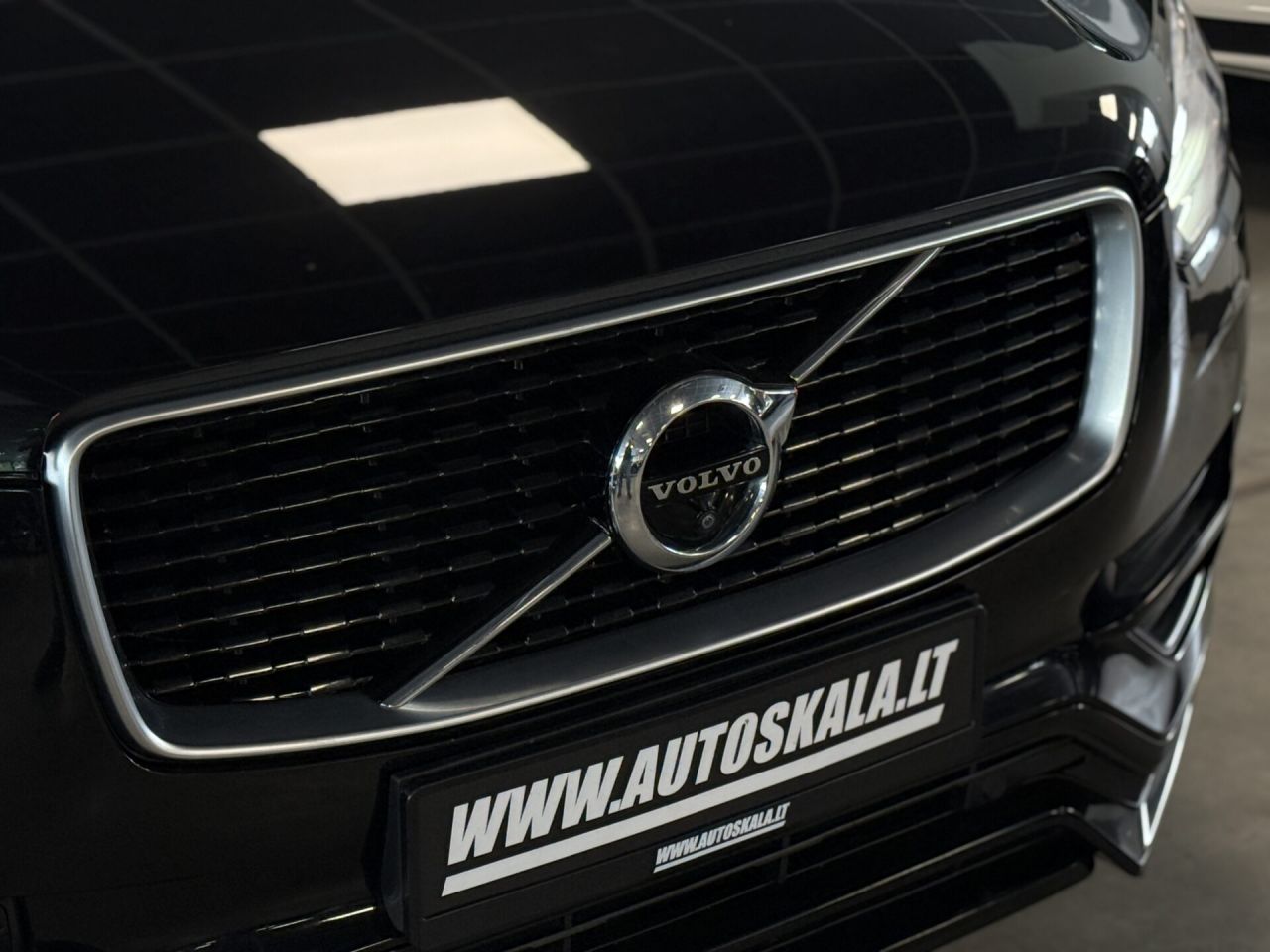 Volvo XC90 | 35