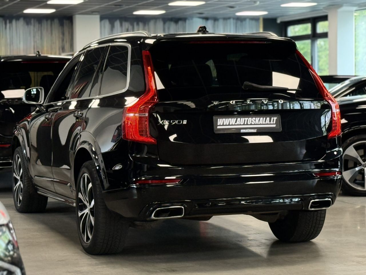 Volvo XC90 | 9