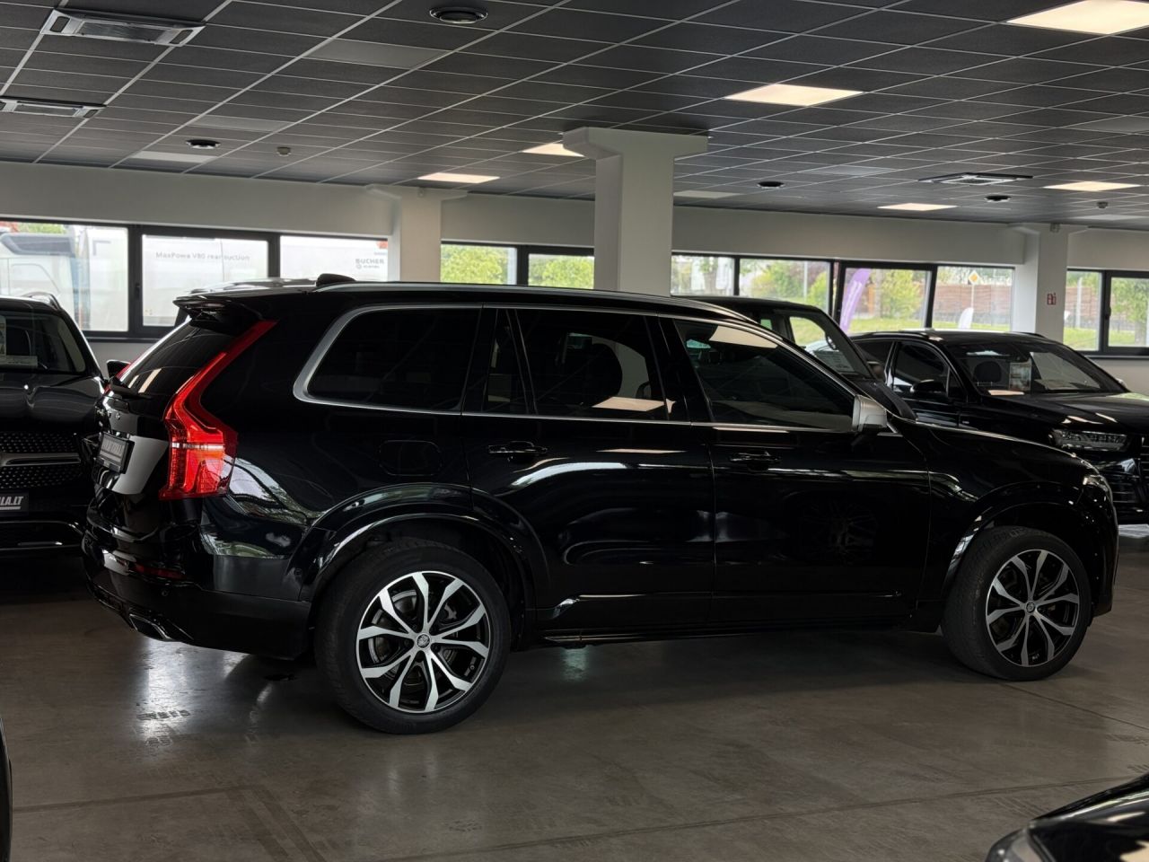 Volvo XC90 | 32