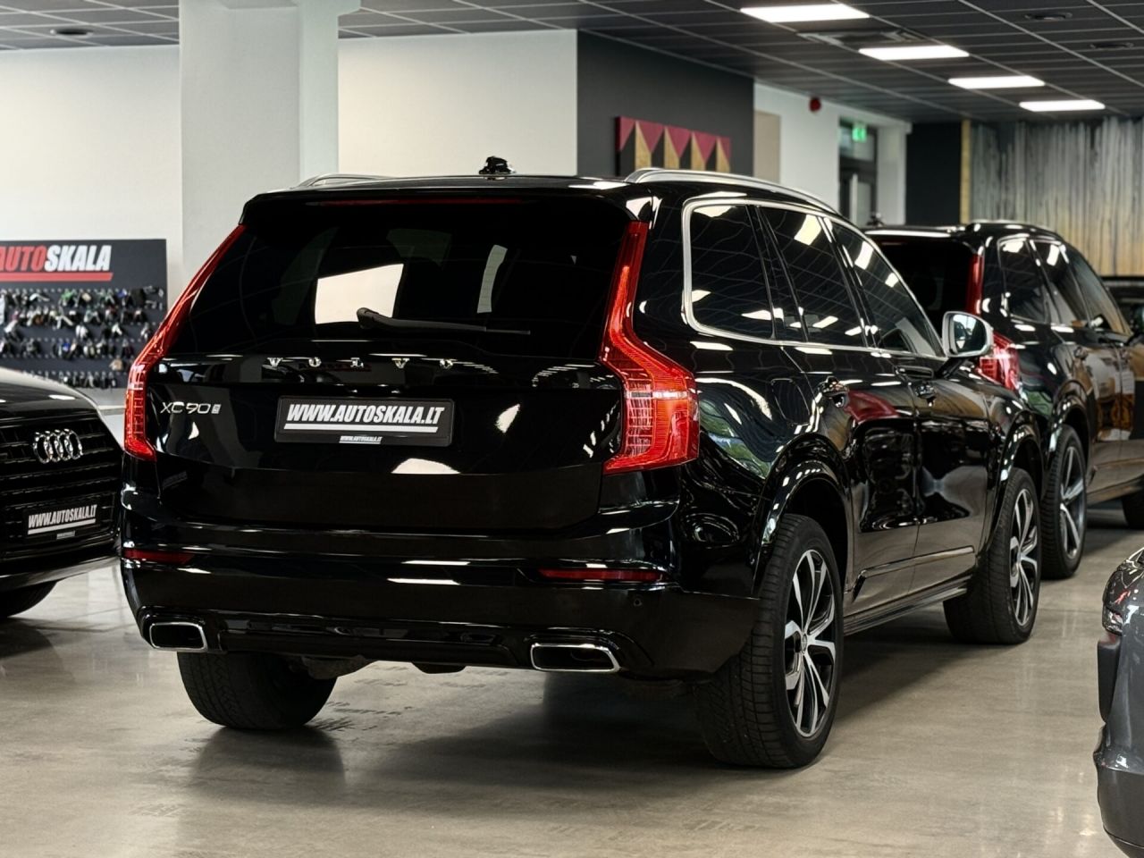 Volvo XC90 | 10