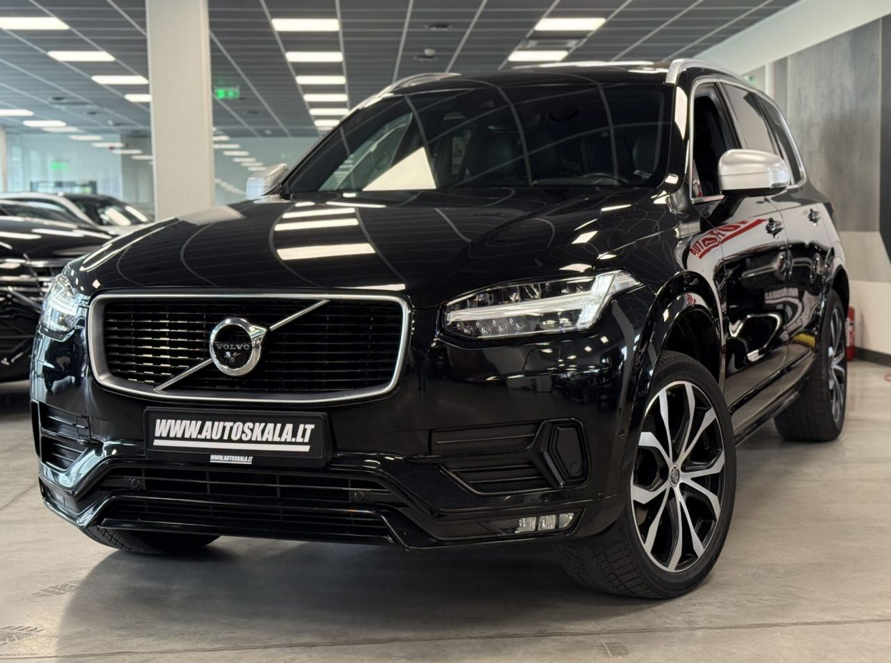 Volvo XC90 | 12