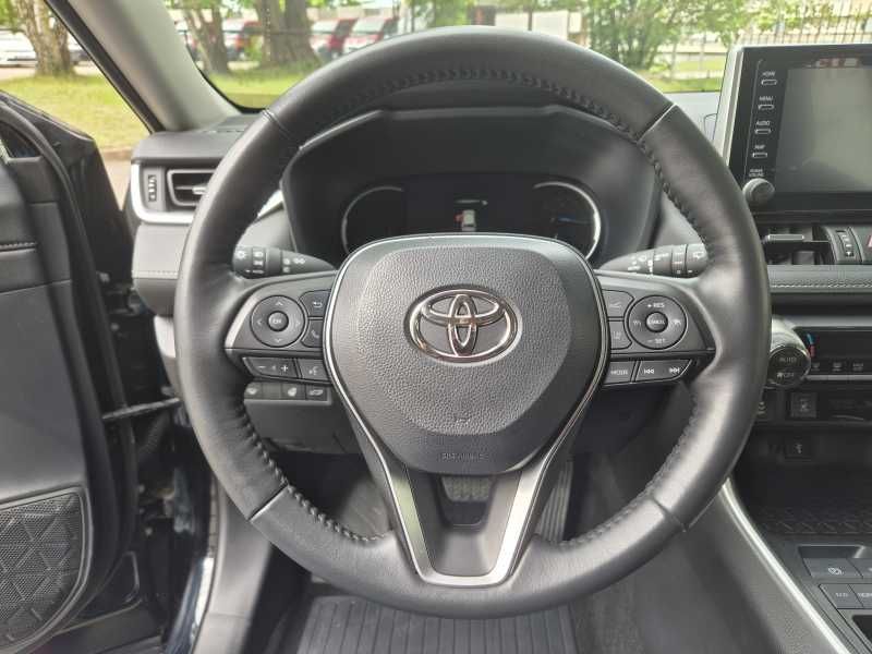 Toyota RAV4 | 8