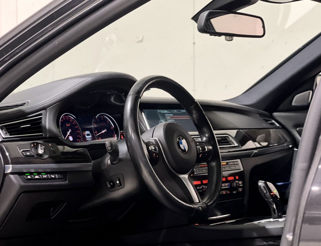 BMW 750 | 7
