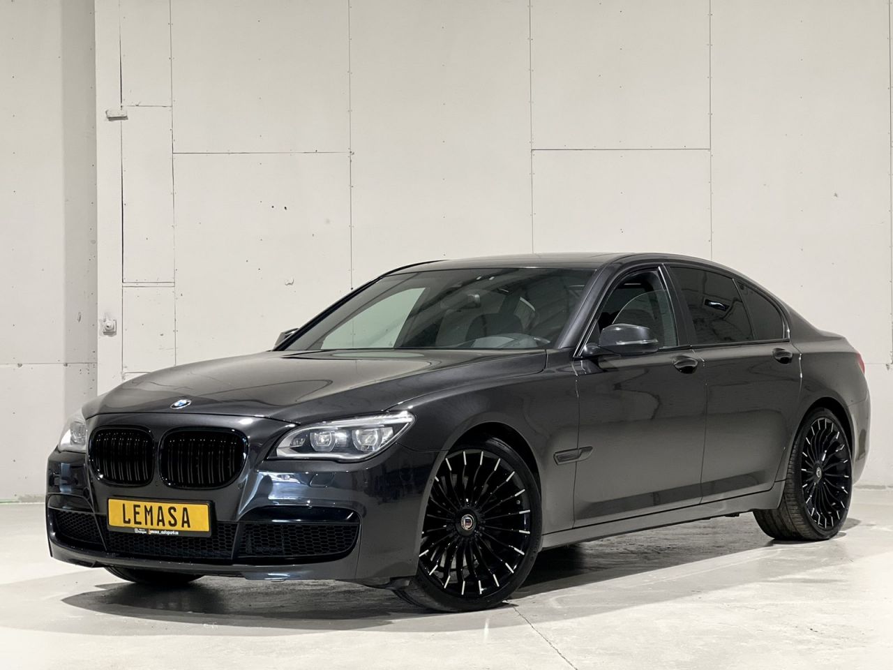 BMW 750