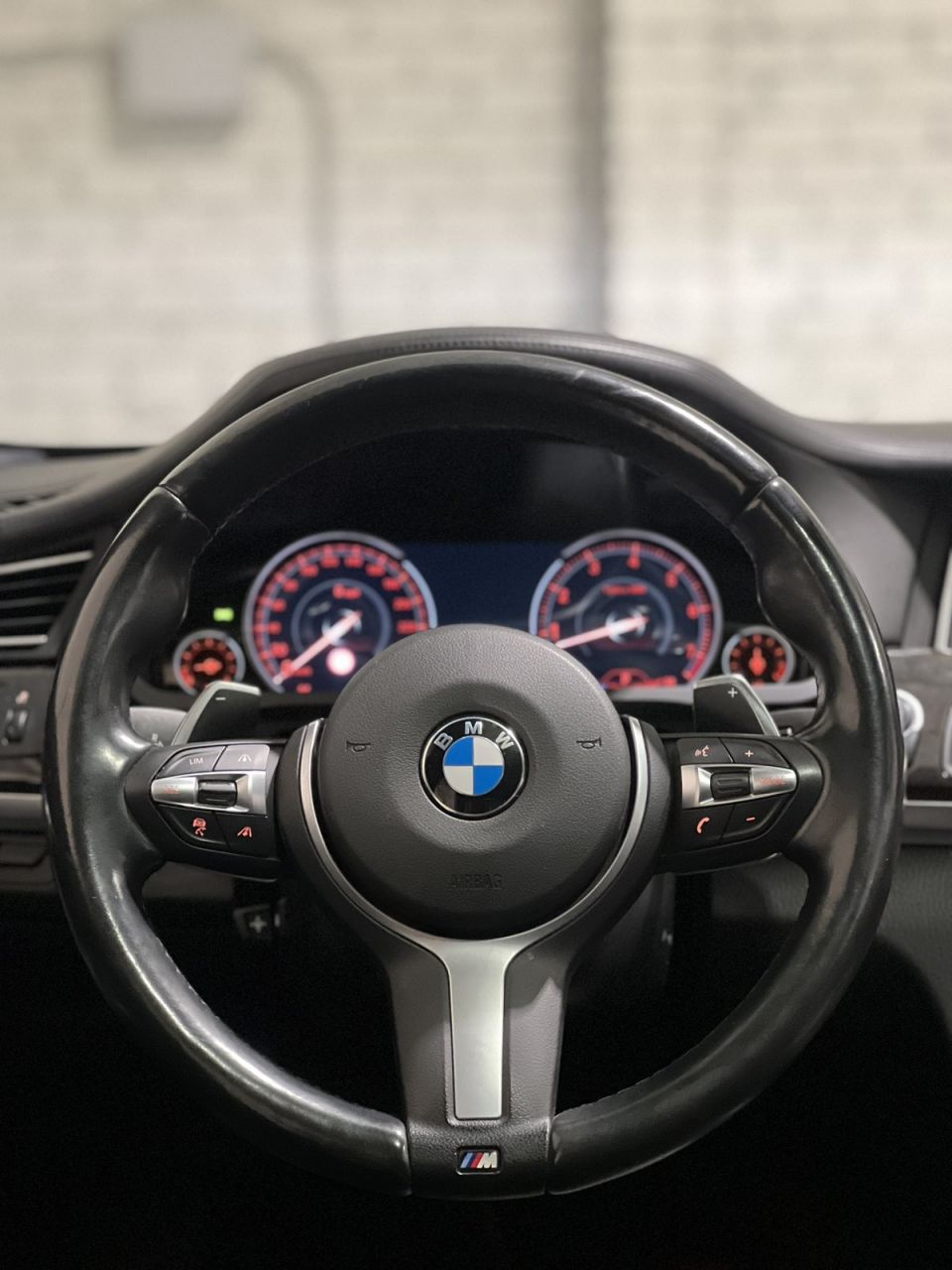 BMW 750 | 8