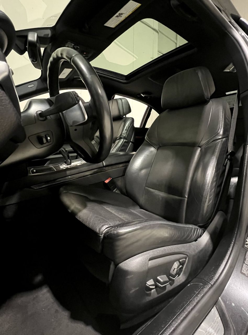 BMW 750 | 1