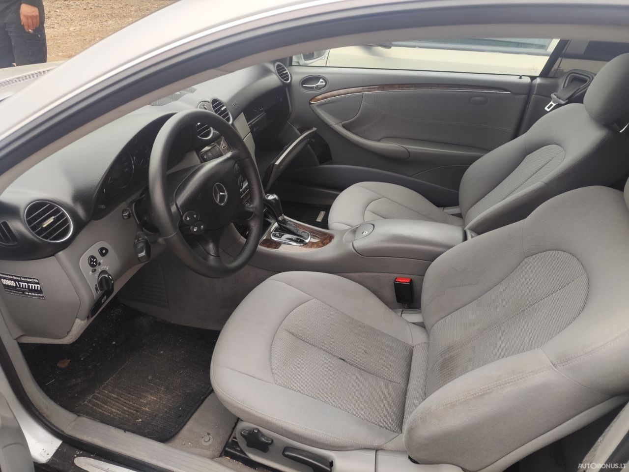 Mercedes-Benz CLK320 | 1