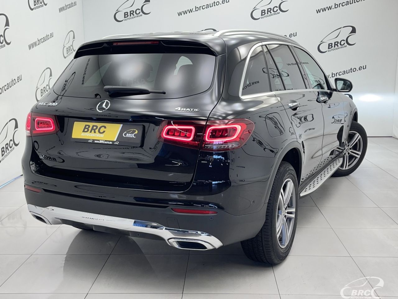 Mercedes-Benz GLC300 | 42