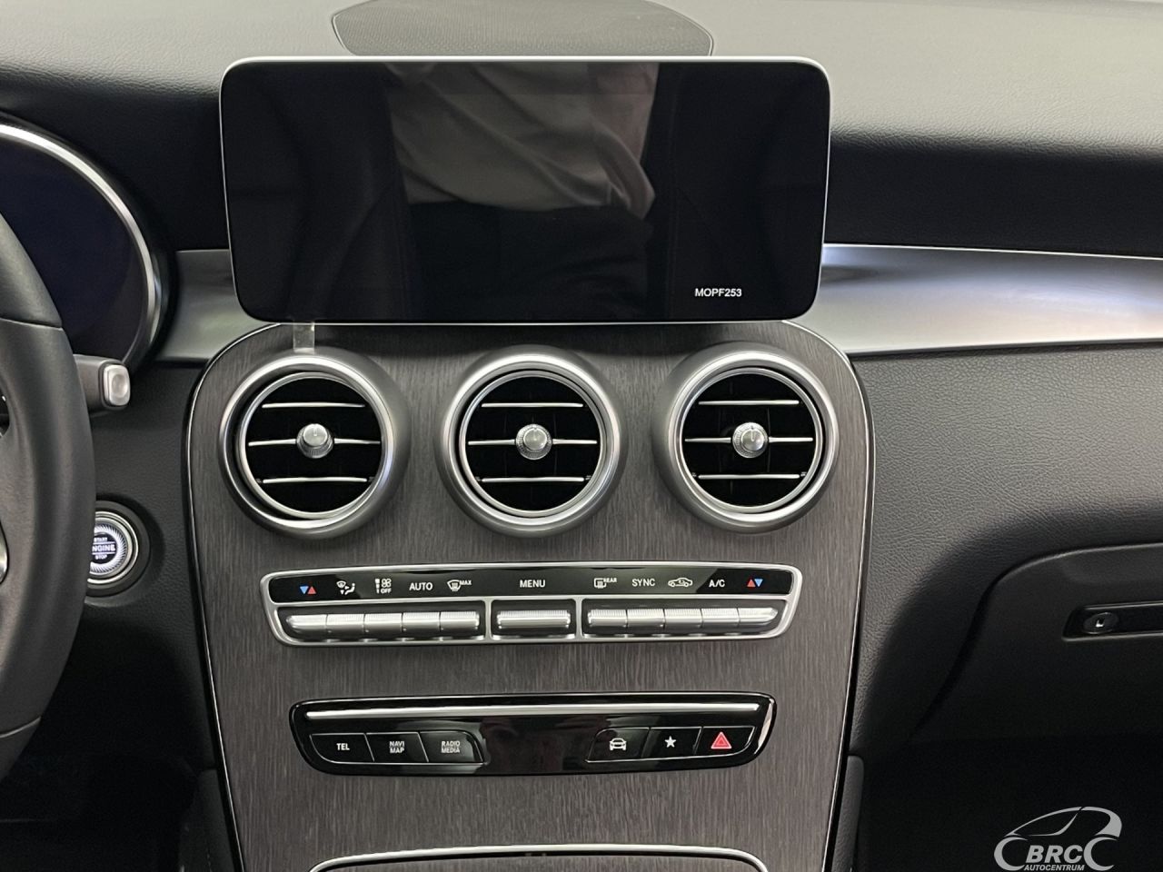 Mercedes-Benz GLC300 | 15