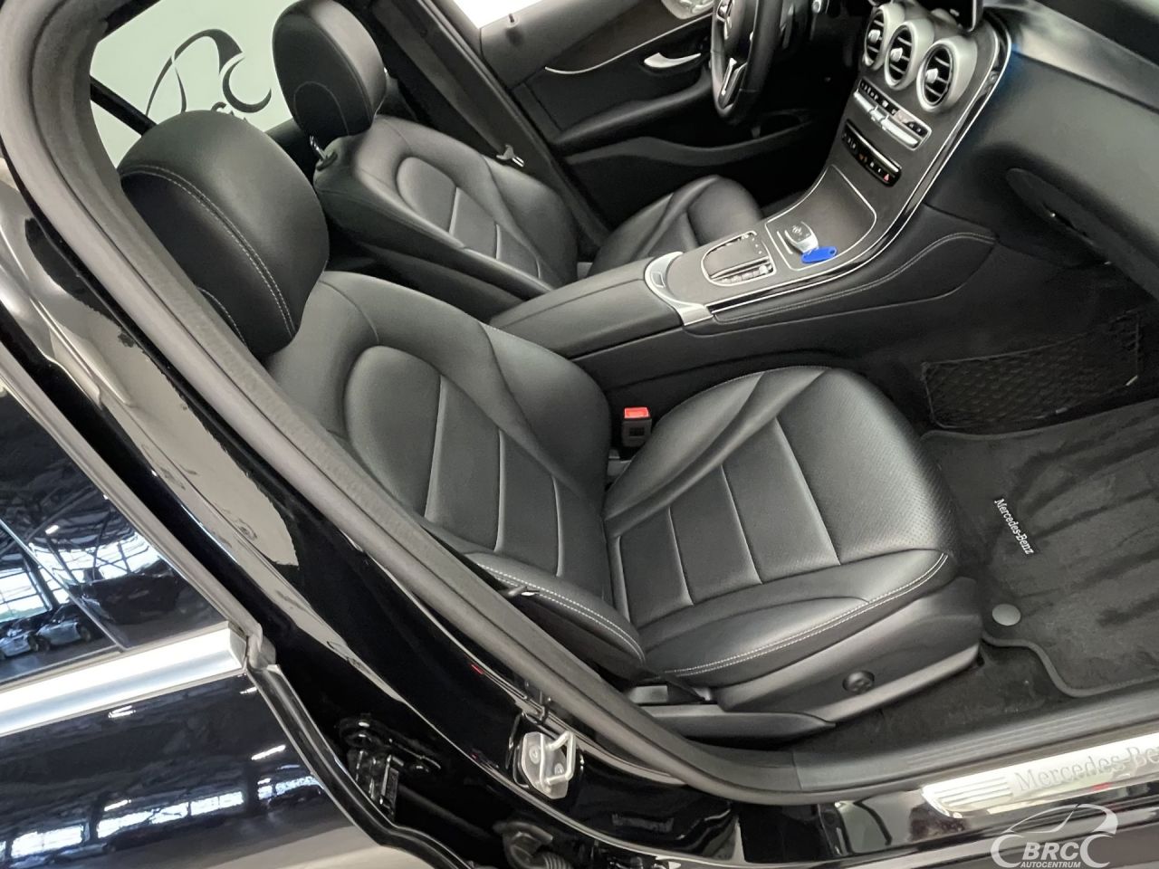 Mercedes-Benz GLC300 | 4