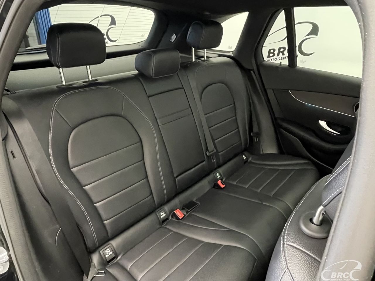 Mercedes-Benz GLC300 | 11