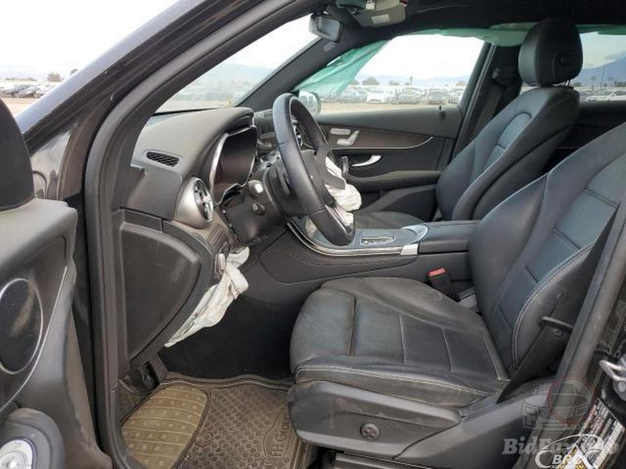 Mercedes-Benz GLC300 | 47