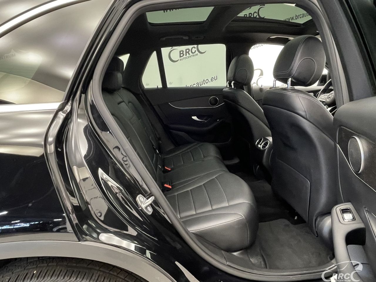 Mercedes-Benz GLC300 | 9