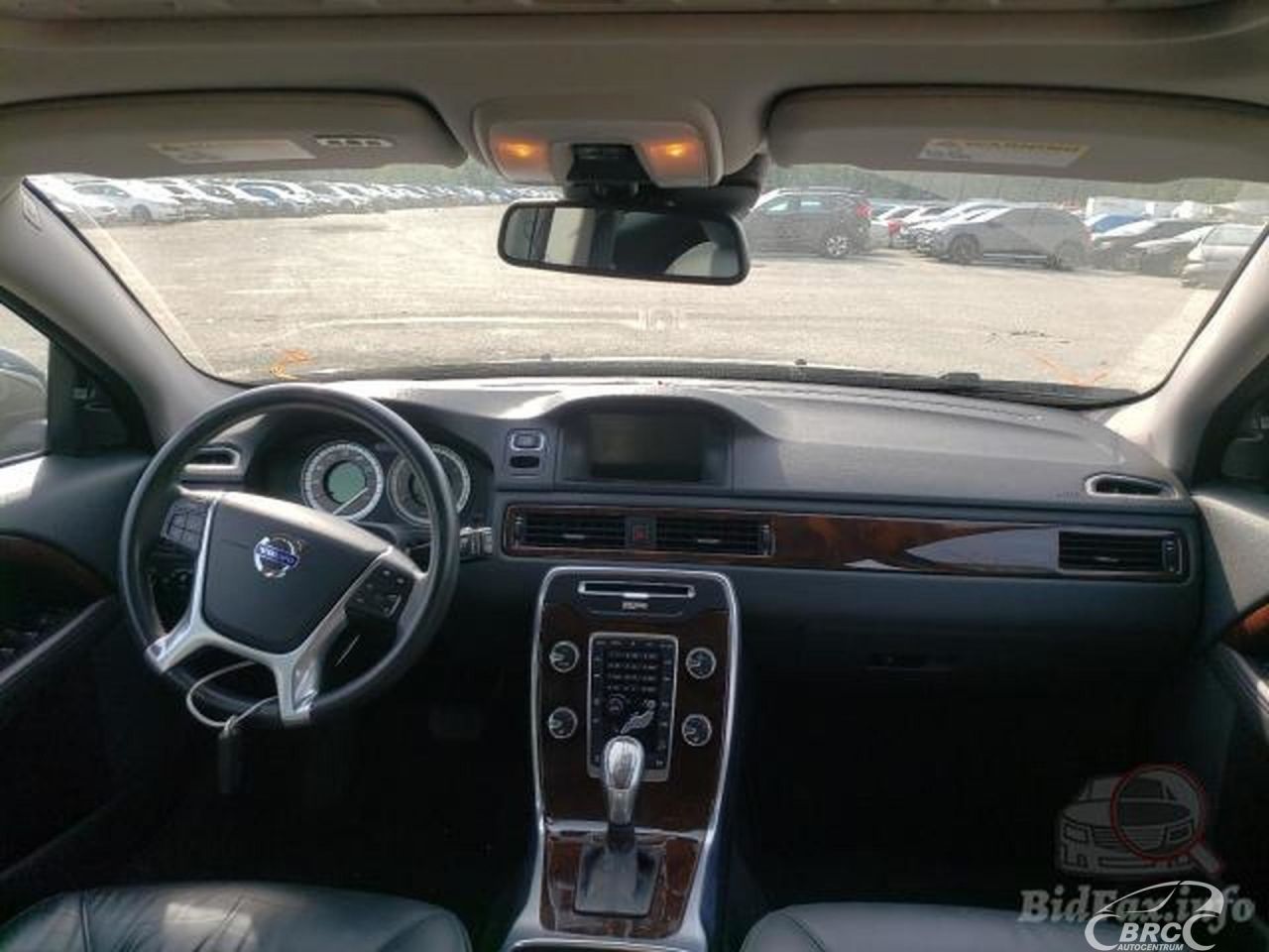 Volvo XC70 | 44