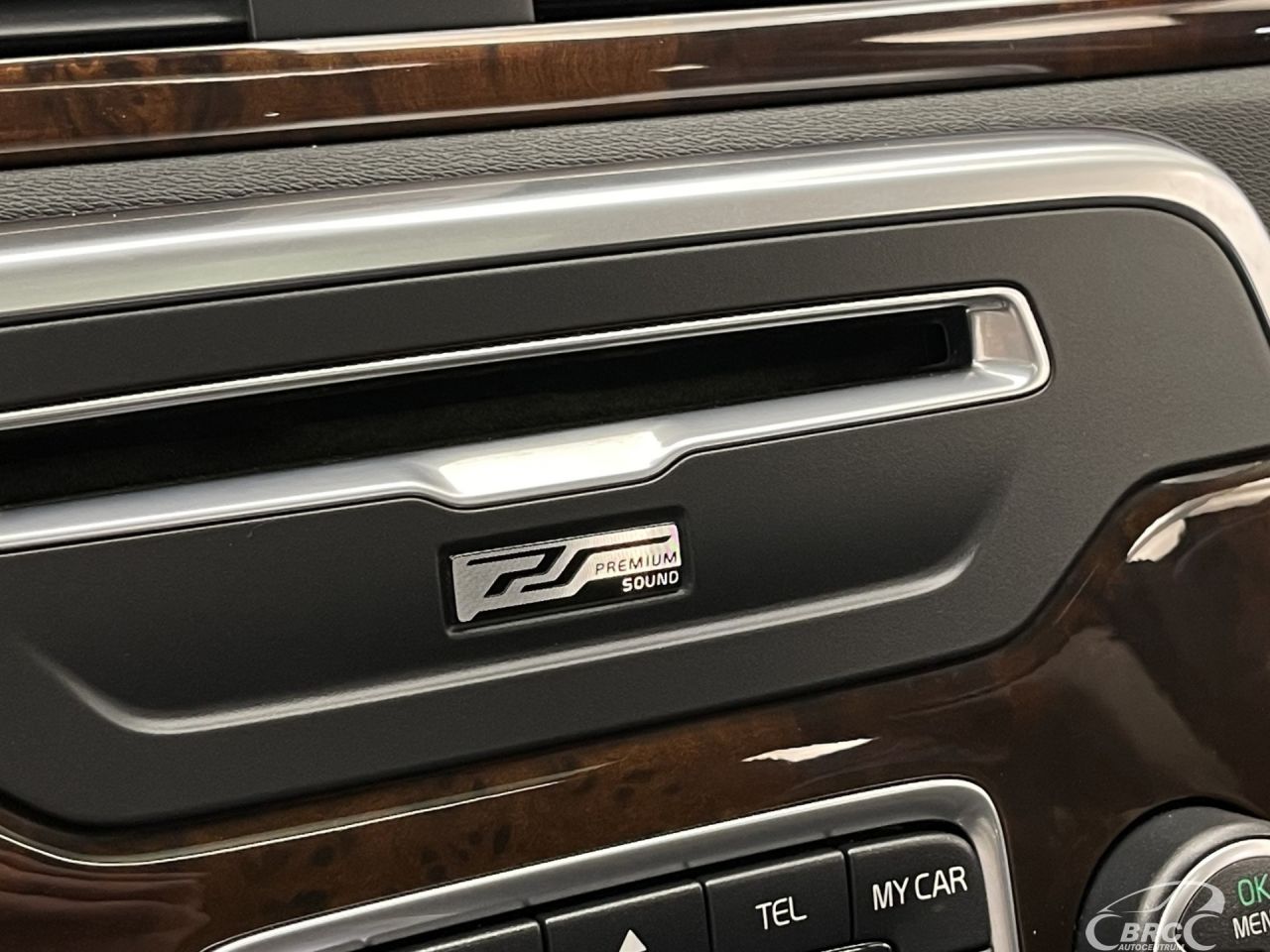 Volvo XC70 | 24