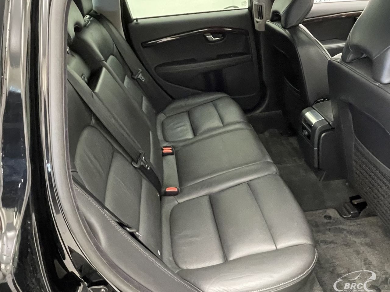 Volvo XC70 | 8