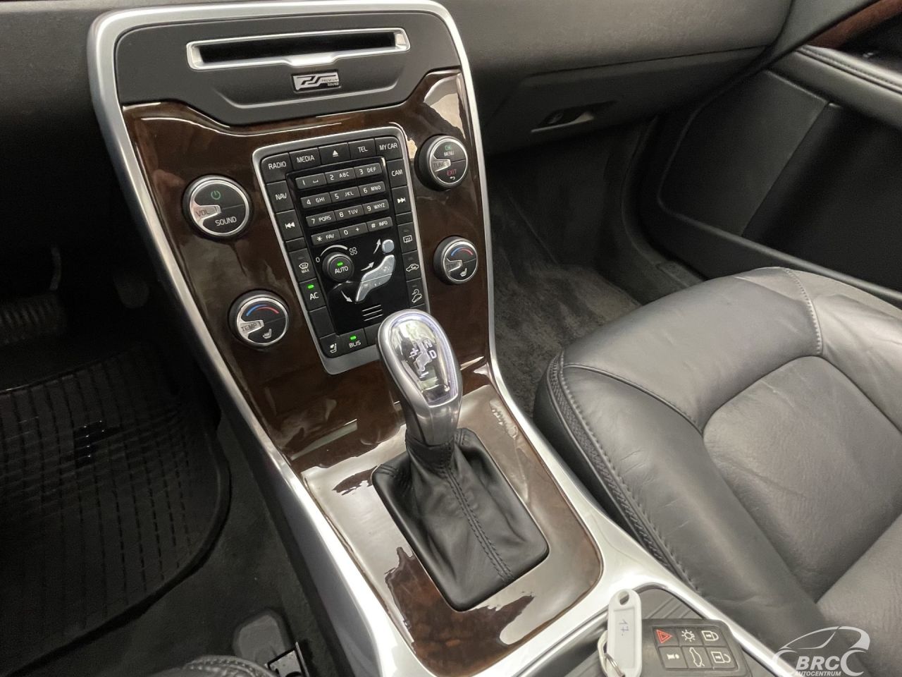 Volvo XC70 | 22