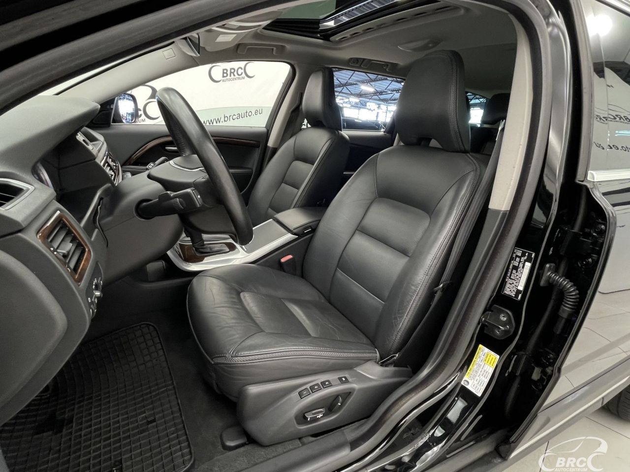 Volvo XC70 | 19