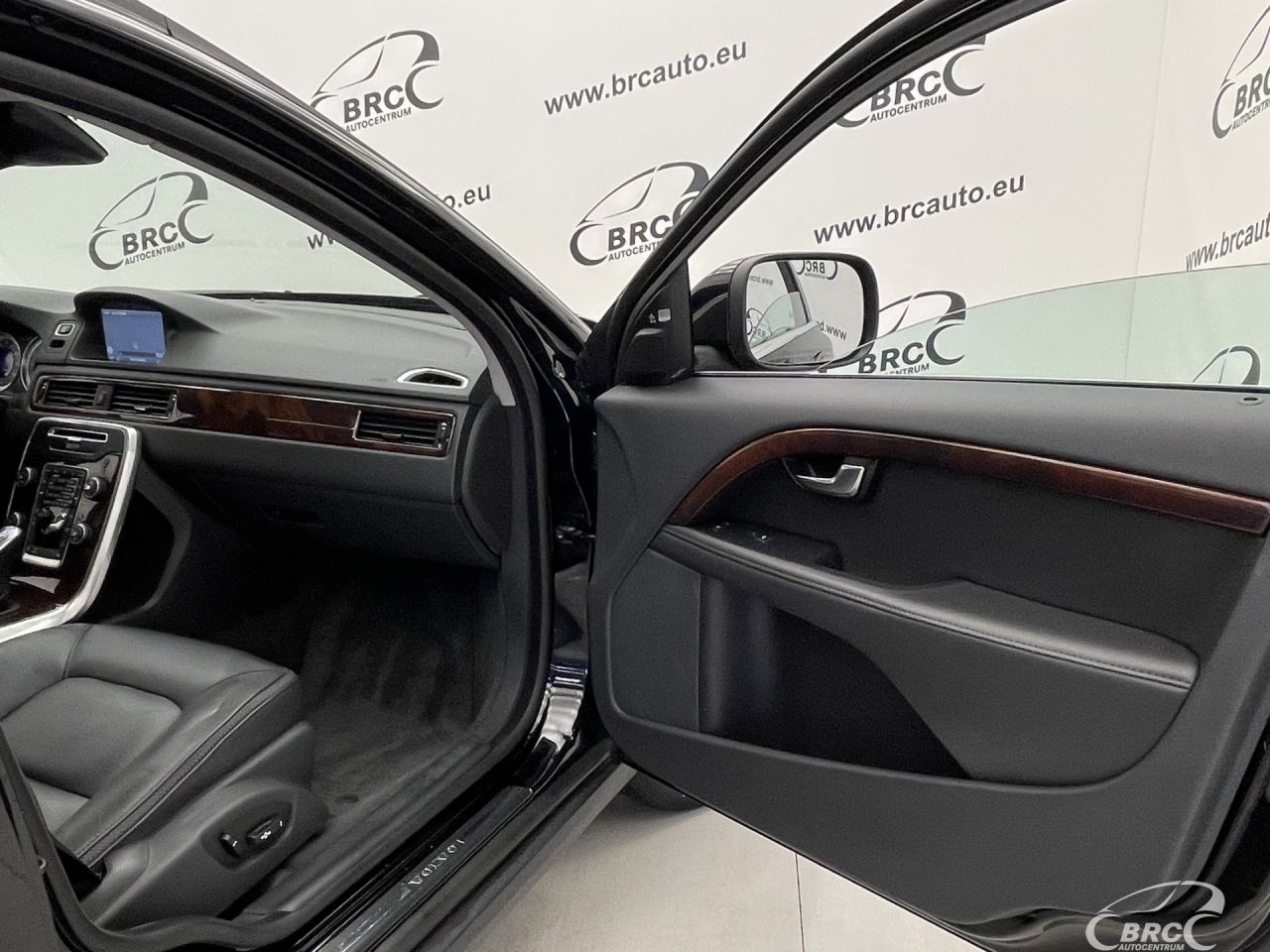 Volvo XC70 | 6