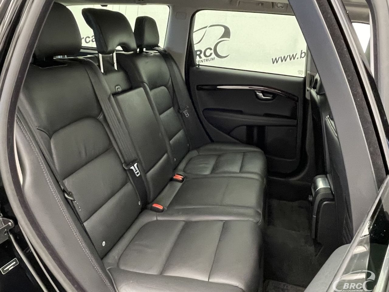 Volvo XC70 | 9