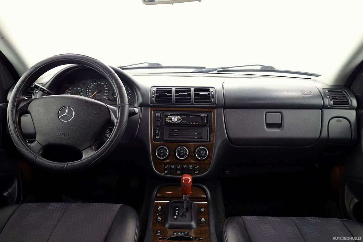 Mercedes-Benz ML270 | 4