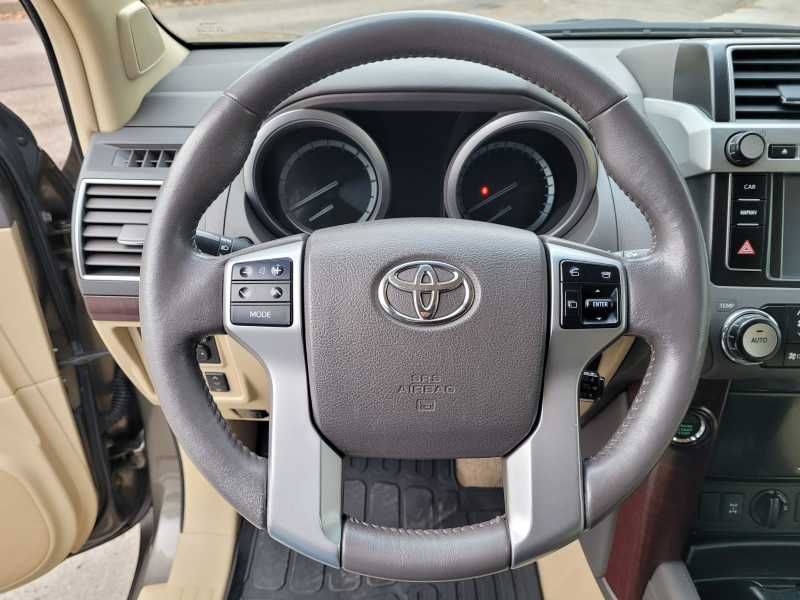 Toyota Land Cruiser | 9