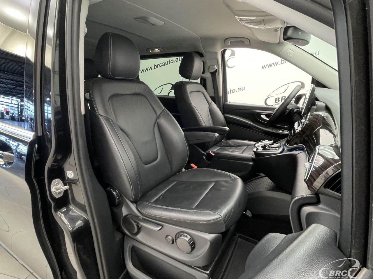 Mercedes-Benz V250 | 6