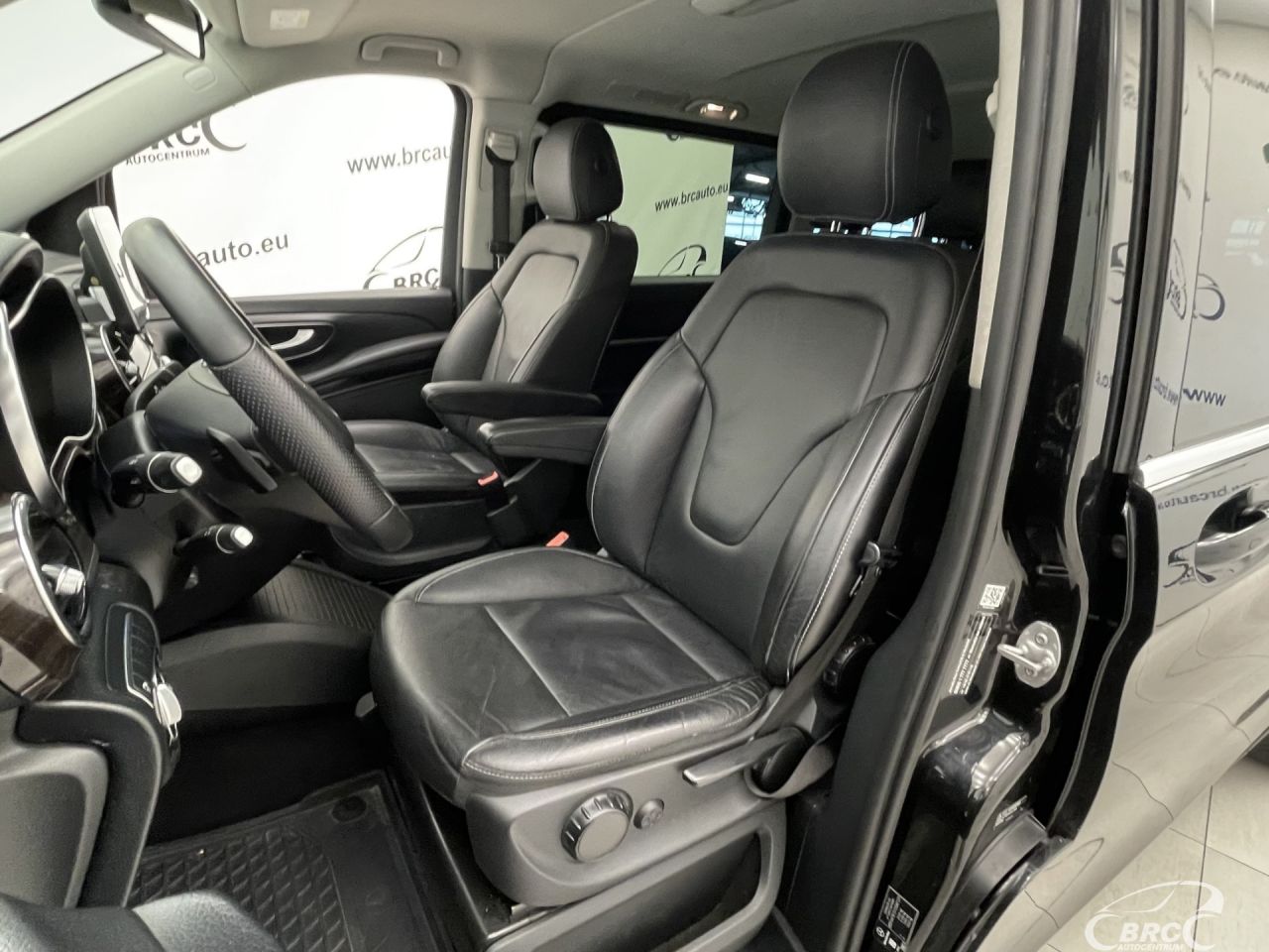 Mercedes-Benz V250 | 22