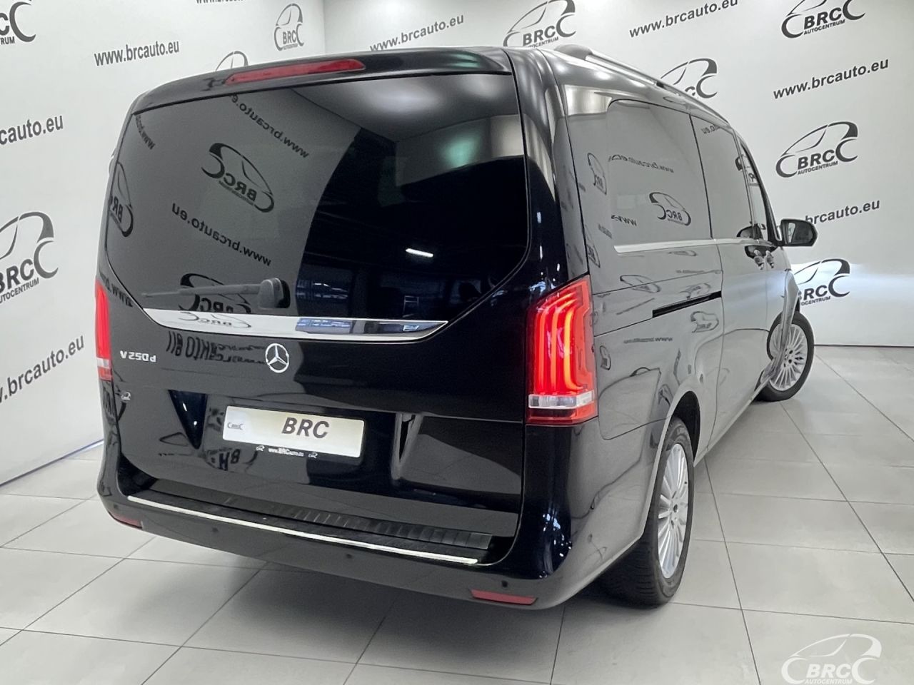 Mercedes-Benz V250 | 41
