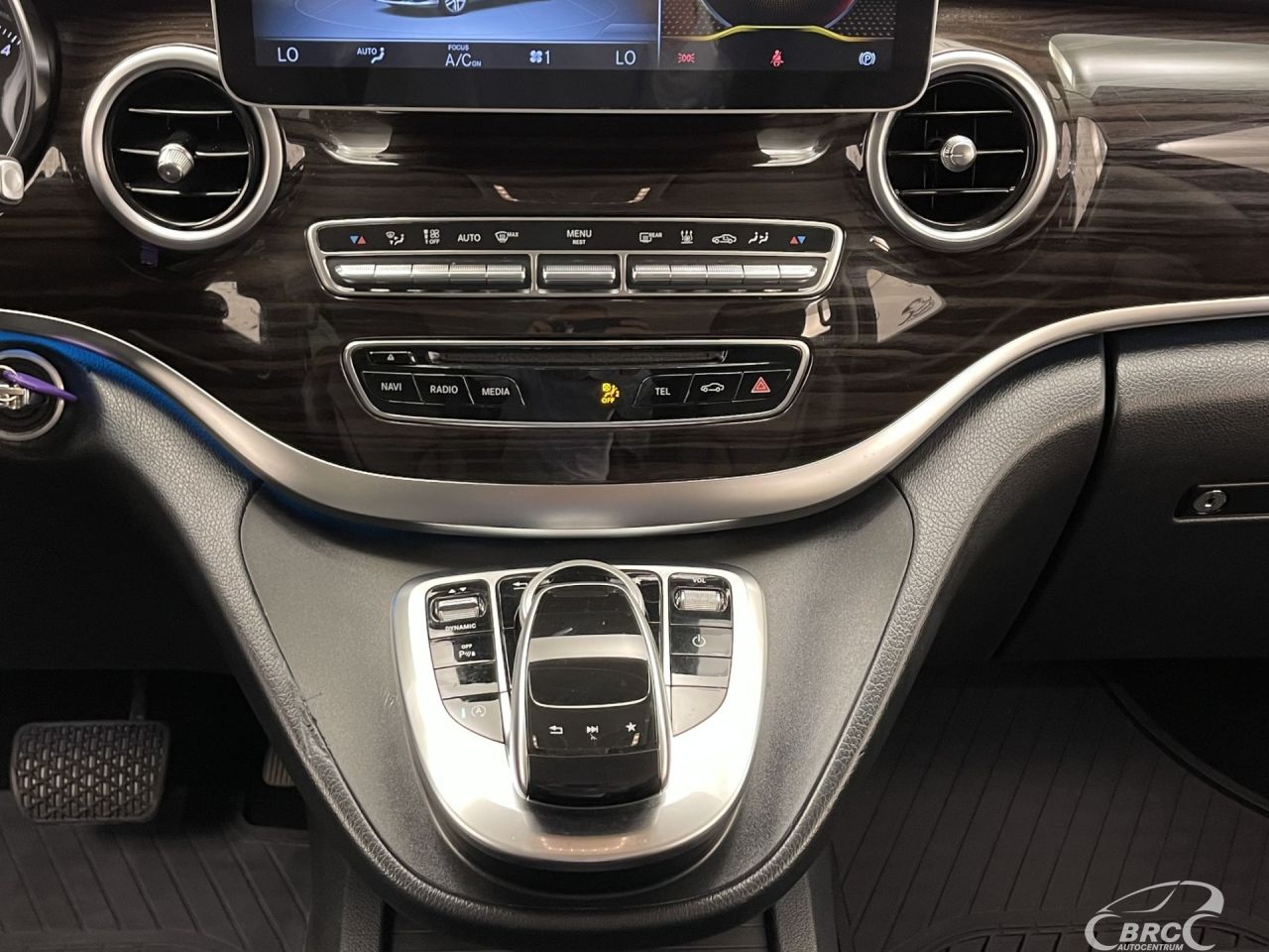 Mercedes-Benz V250 | 16